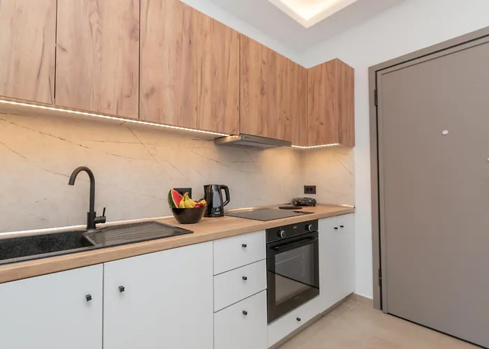 Zante Center Suite A